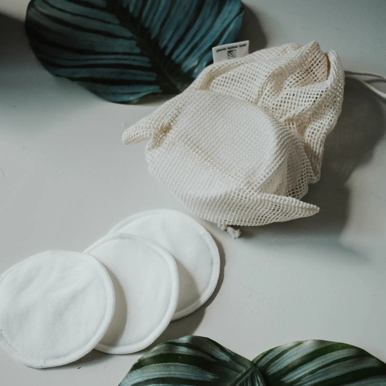 Gentle makeup remover pads that are eco-friendly and have three layers for a refreshed and gentle skincare routine.